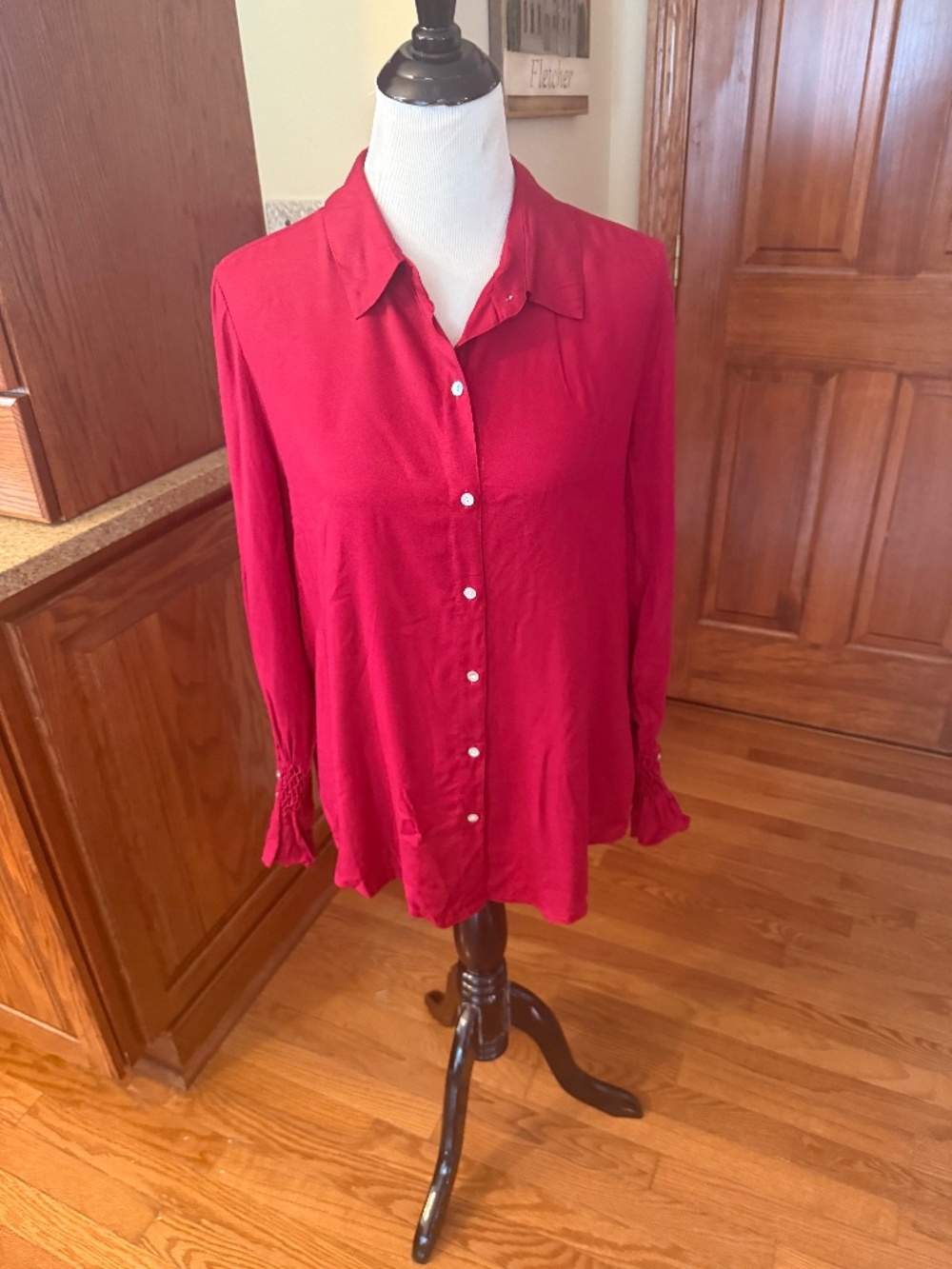 Women’s blouse ruffled sleeves